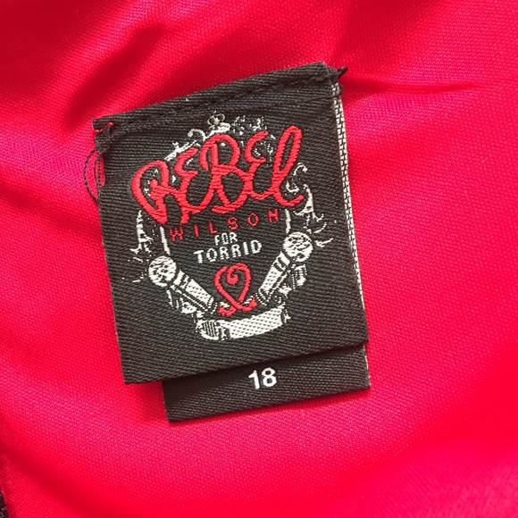 Torrid Rebel Wilson above knee Red dress - Picture 2 of 3